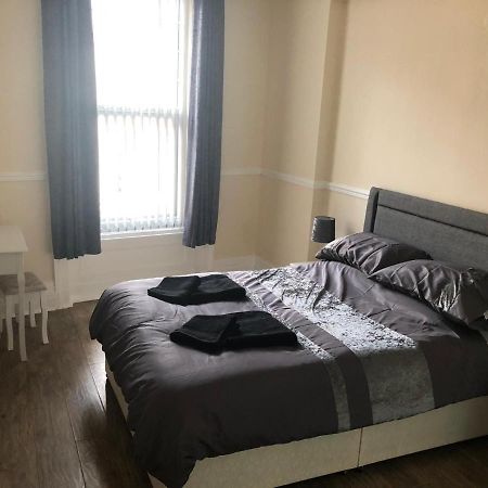 Sandy Pad'S Apartments Rhyl Esterno foto