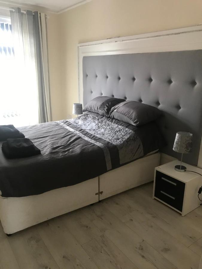 Sandy Pad'S Apartments Rhyl Esterno foto